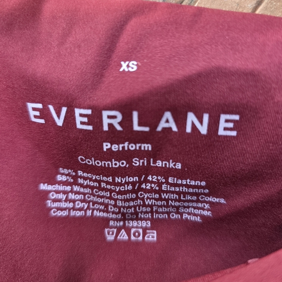 Everlane Women's Cropped Pants in Burgundy - Picture 7 of 7